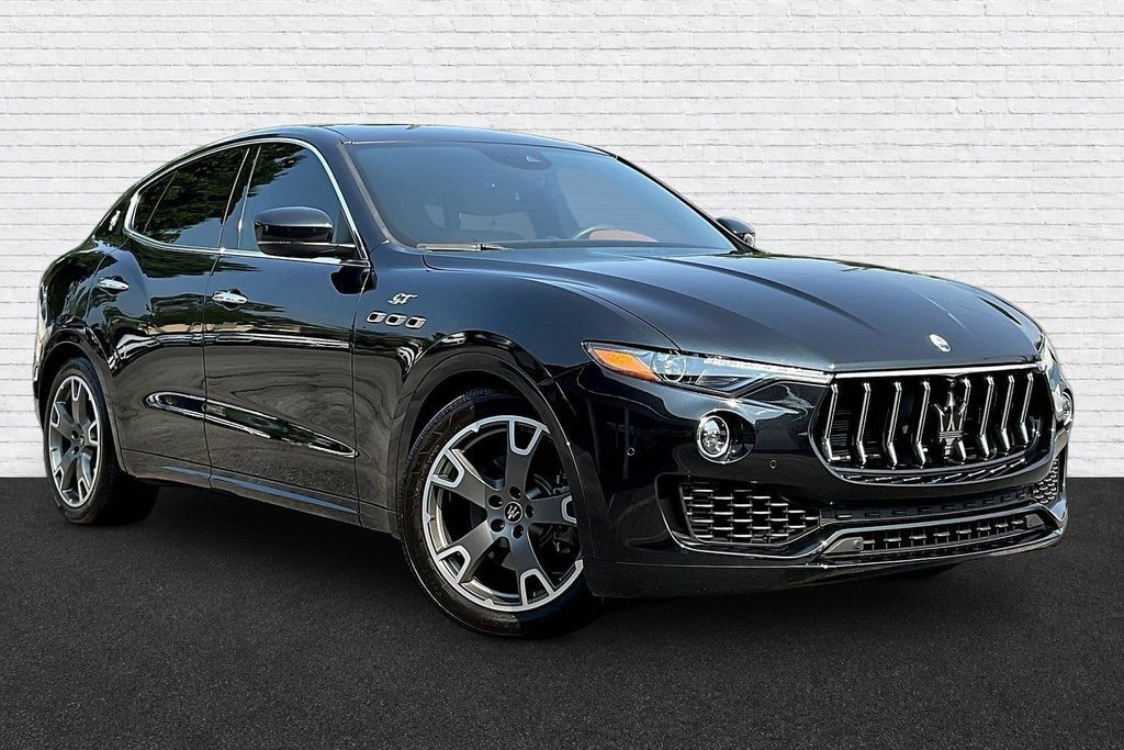 Used 2023 Maserati Levante GT AWD/4WD image 3