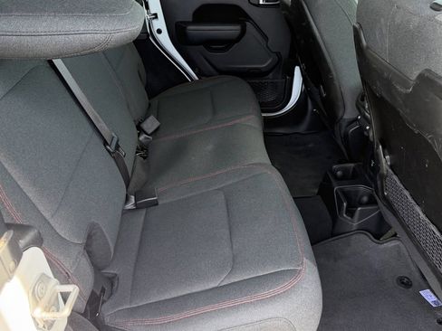 Used 2025 Jeep Wrangler Rubicon AWD/4WD image 22