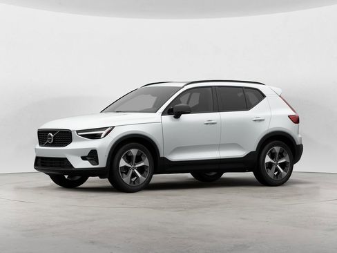 New 2026 Volvo XC40 B5 Plus w/ Protection Package Premier image 6