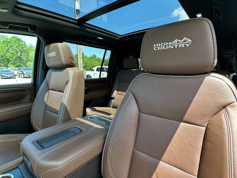 Used 2024 Chevrolet Suburban High Country w/ Max Trailering Package AWD/4WD image 24