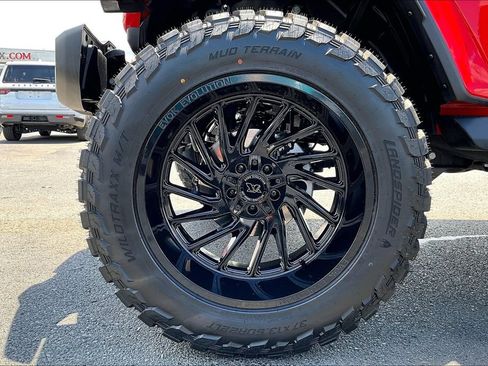 Used 2025 Jeep Wrangler Unlimited Sahara AWD/4WD image 34