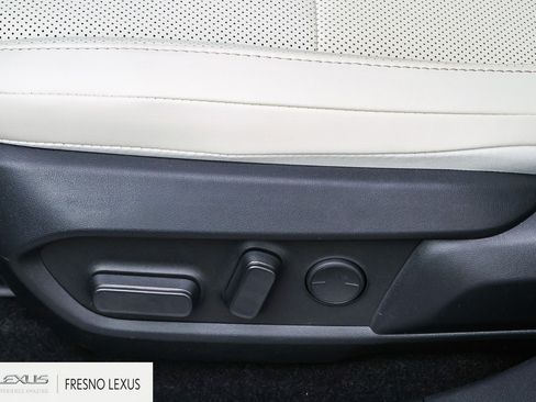 New 2026 Lexus ES 350e w/ Convenience Package FWD image 21