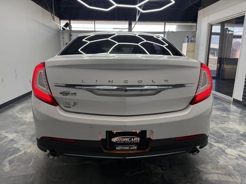 Used 2015 Lincoln MKS AWD w/ Technology Package image 4