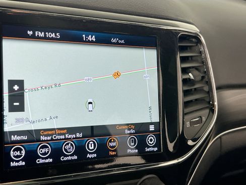 Used 2022 Jeep Grand Cherokee Limited image 13