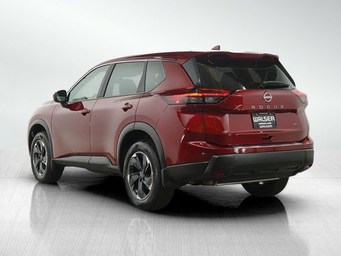 Used 2026 Nissan Rogue SV AWD/4WD image 4
