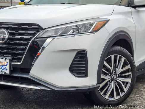 Used 2021 Nissan Kicks SV image 32