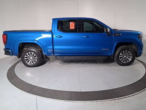 Certified 2023 GMC Sierra 1500 AT4 w/ AT4 Premium Package AWD/4WD image 3