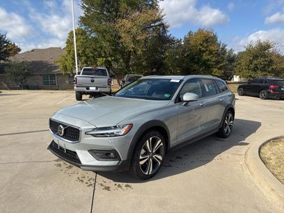 Used 2025 Volvo V60 B5 Cross Country Plus