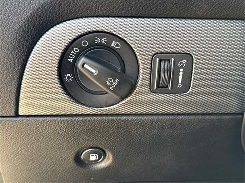 Used 2018 Dodge Durango GT image 26