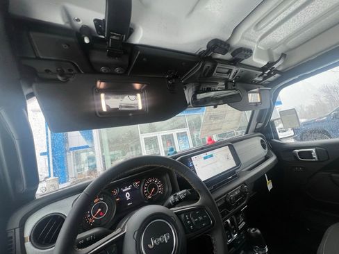 Used 2024 Jeep Wrangler Sport S AWD/4WD image 11