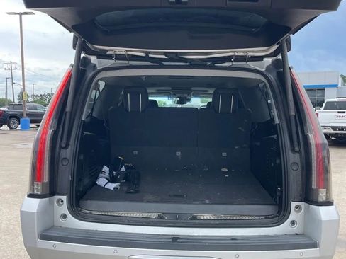Used 2017 Cadillac Escalade ESV Luxury AWD/4WD image 31