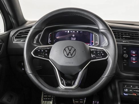 Used 2024 Volkswagen Tiguan SEL R-Line image 28
