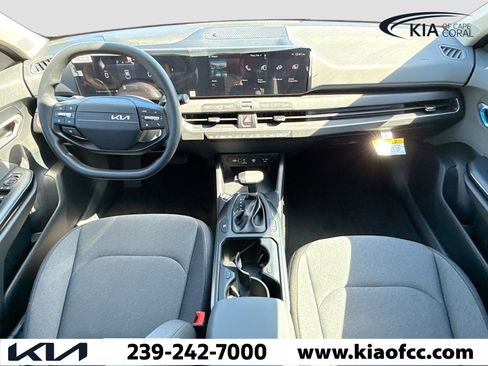 New 2025 Kia K4 LXS image 15