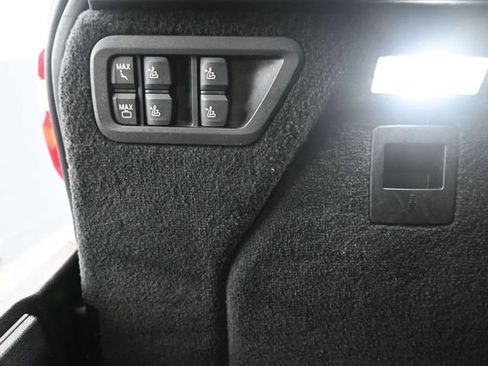 Used 2020 BMW X7 xDrive40i w/ Premium Package AWD/4WD image 25