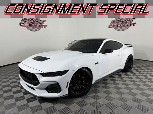 Used 2024 Ford Mustang GT RWD image 1