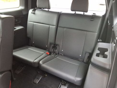 Used 2025 Hyundai Santa Fe Limited image 32