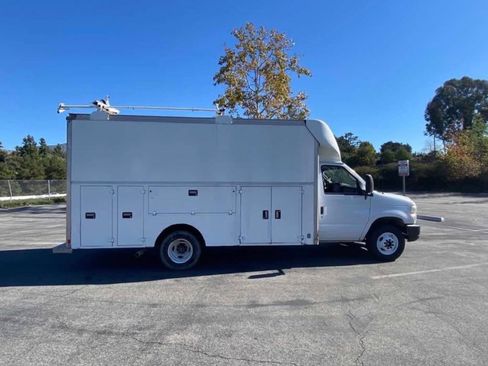 Used 2013 Ford E-450 and Econoline 450 Super Duty w/ PWR Locks & Windows Group RWD image 8