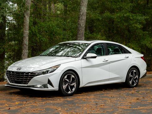 Used 2021 Hyundai Elantra Limited image 54