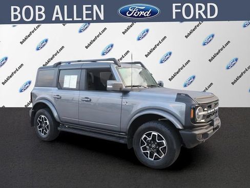 Used 2023 Ford Bronco Outer Banks AWD/4WD image 2