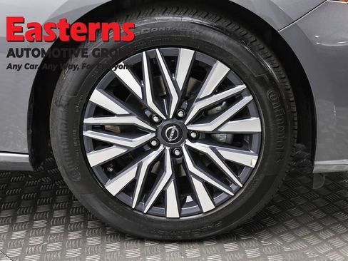 Used 2025 Nissan Altima 2.5 SV image 31