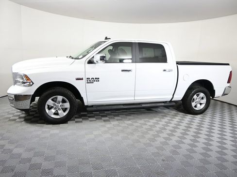Used 2020 RAM 1500 Classic SLT w/ Luxury Group AWD/4WD image 2