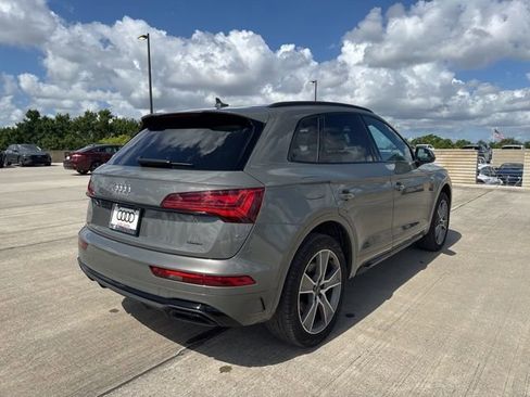 Used 2025 Audi Q5 2.0T Premium w/ Convenience Plus Package AWD/4WD image 3