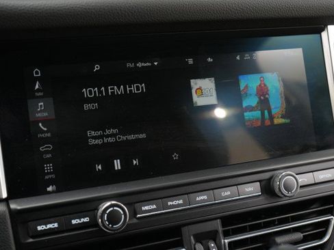 Used 2020 Porsche Macan image 51