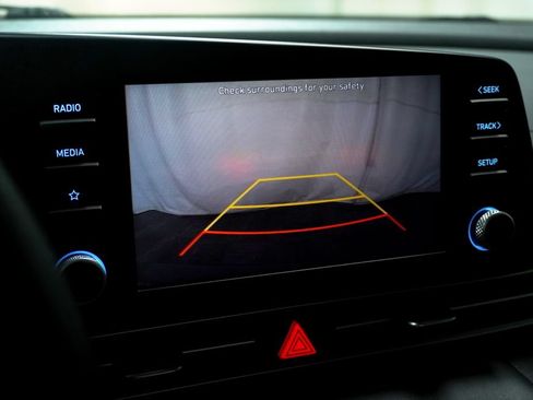 Used 2023 Hyundai Elantra SEL w/ Preferred Accessory Package FWD image 20