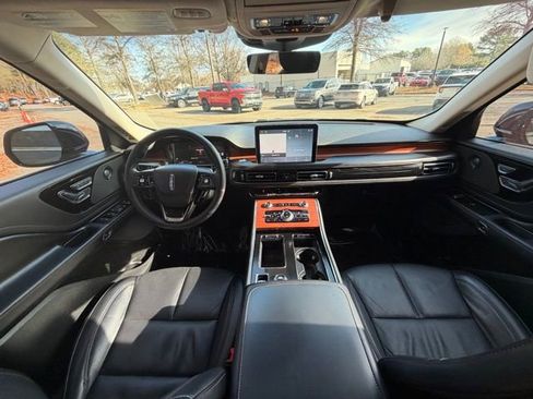 Used 2020 Lincoln Aviator Reserve w/ Equipment Group 201A image 9