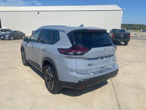 New 2026 Nissan Rogue SV w/ SV Premium Package image 4