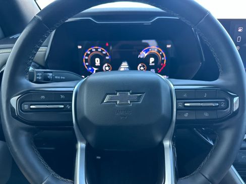 Used 2025 Chevrolet Colorado ZR2 w/ Technology Package AWD/4WD image 22