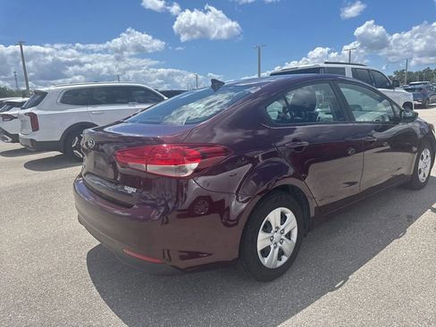 Used 2017 Kia Forte LX image 3