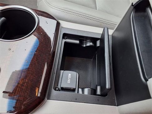 Used 2012 Toyota Camry XLE image 52