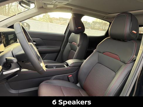 New 2026 Nissan Kicks SR w/ SR Premium Package FWD image 11