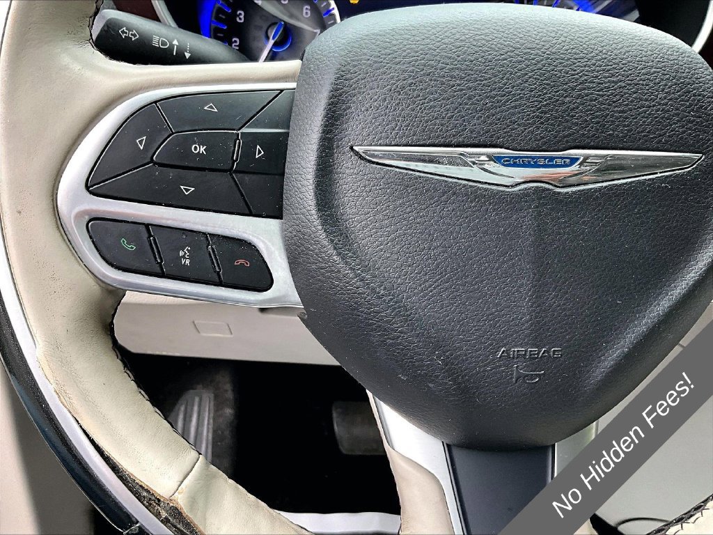 Used 2019 Chrysler Pacifica Limited FWD image 16