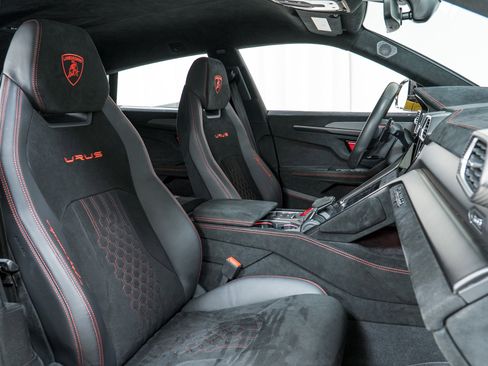Used 2023 Lamborghini Urus Performante image 27