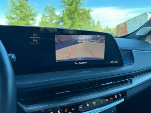 Used 2024 Cadillac XT4 Sport AWD/4WD image 17