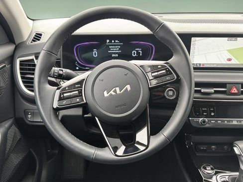 Used 2025 Kia Seltos S image 9