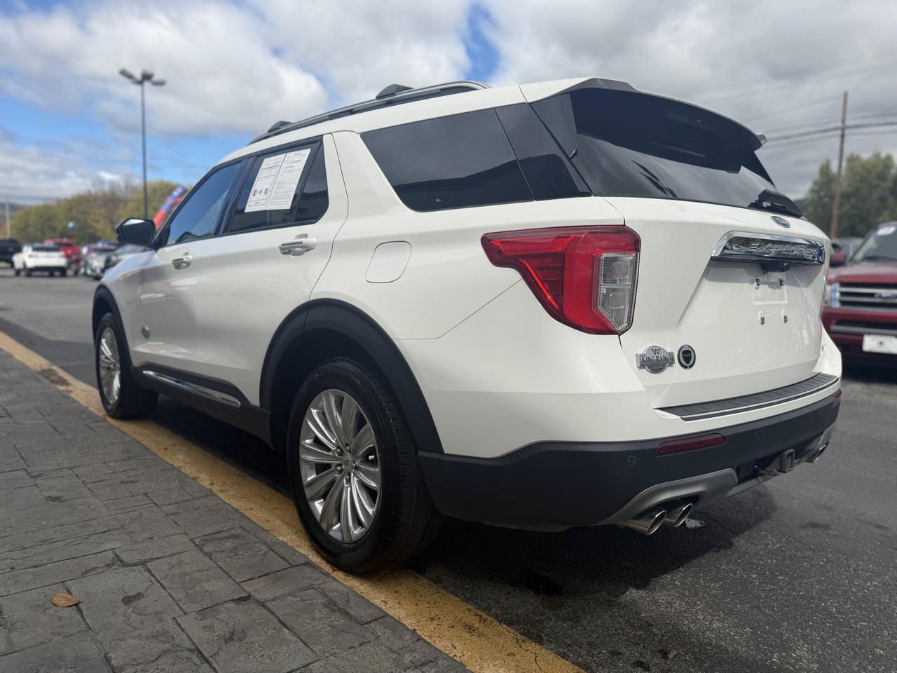 Used 2023 Ford Explorer King Ranch w/ Premium Technology Package AWD/4WD image 6