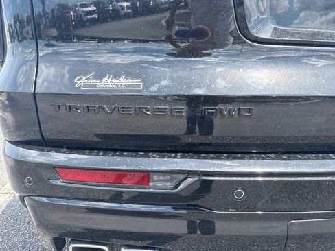 Used 2025 Chevrolet Traverse RS AWD/4WD image 5