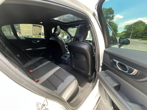 Used 2019 Volvo S60 T6 R-Design AWD/4WD image 8