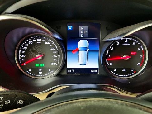 Used 2018 Mercedes-Benz GLC 300 4MATIC w/ Premium Package image 13
