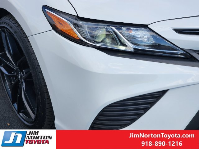 Used 2018 Toyota Camry SE w/ Moonroof Package FWD image 11