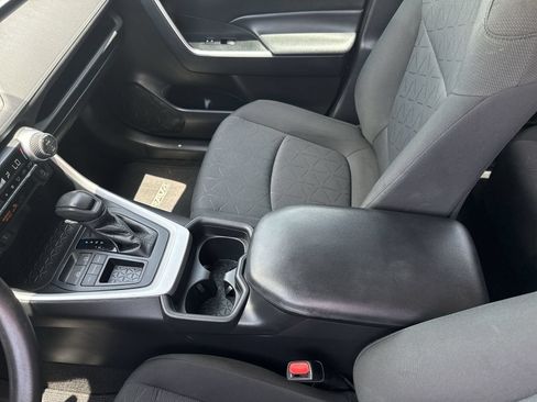 Certified 2021 Toyota RAV4 XLE FWD image 22