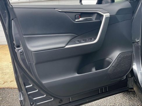 Used 2024 Toyota RAV4 XLE image 28