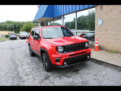 Used 2021 Jeep Renegade Latitude w/ Luxury Group II image 1