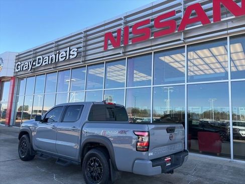 Used 2022 Nissan Frontier PRO-4X w/ Pro-4X Premium Package image 2