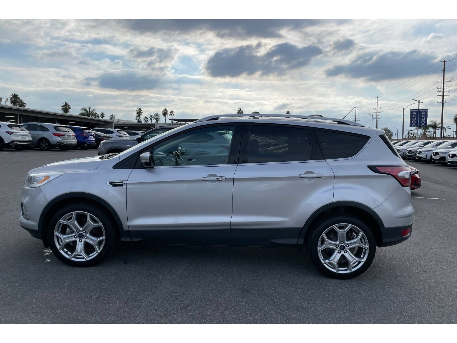 Used 2017 Ford Escape Titanium w/ Equipment Group 301A FWD image 2