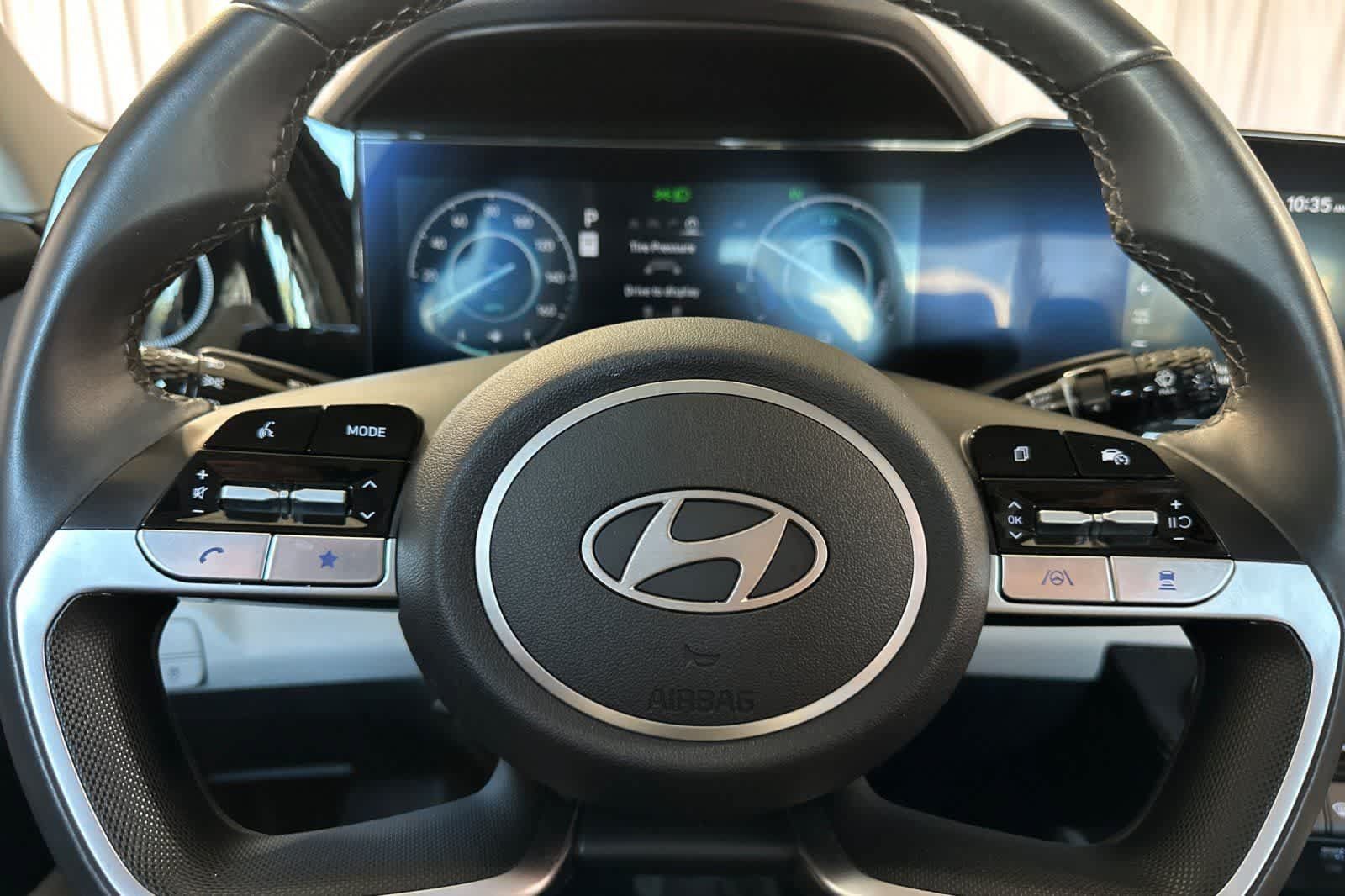 Used 2025 Hyundai Elantra Limited FWD image 25