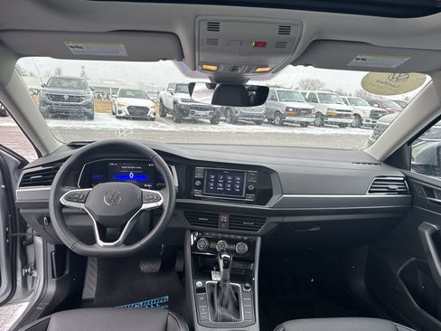 Used 2022 Volkswagen Jetta SE w/ Panoramic Sunroof Package image 21